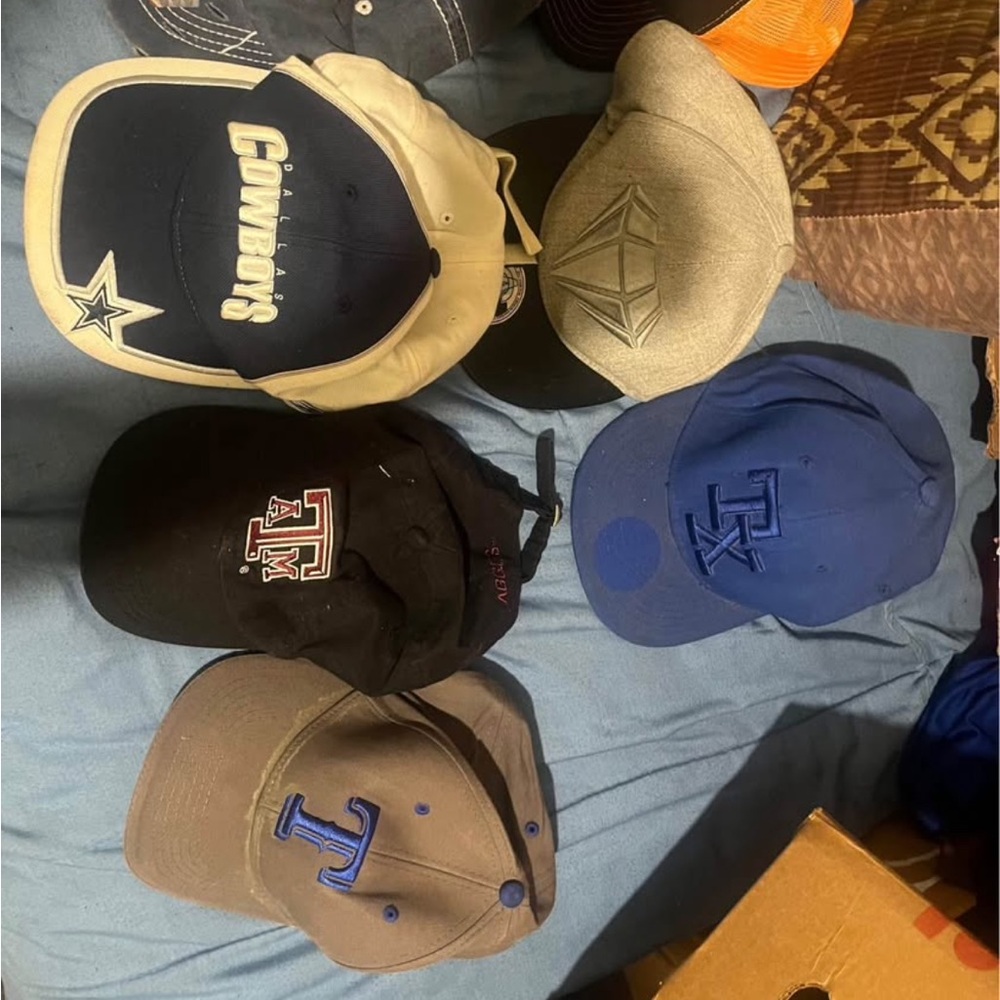 Assorted Baseball Caps Collection - Picture 2 of 5